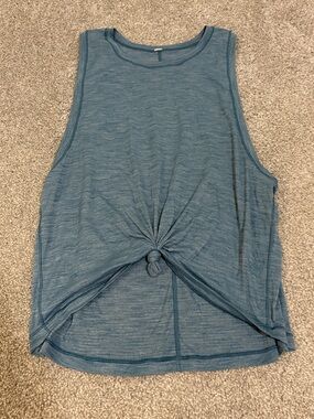 Lululemon workout top
